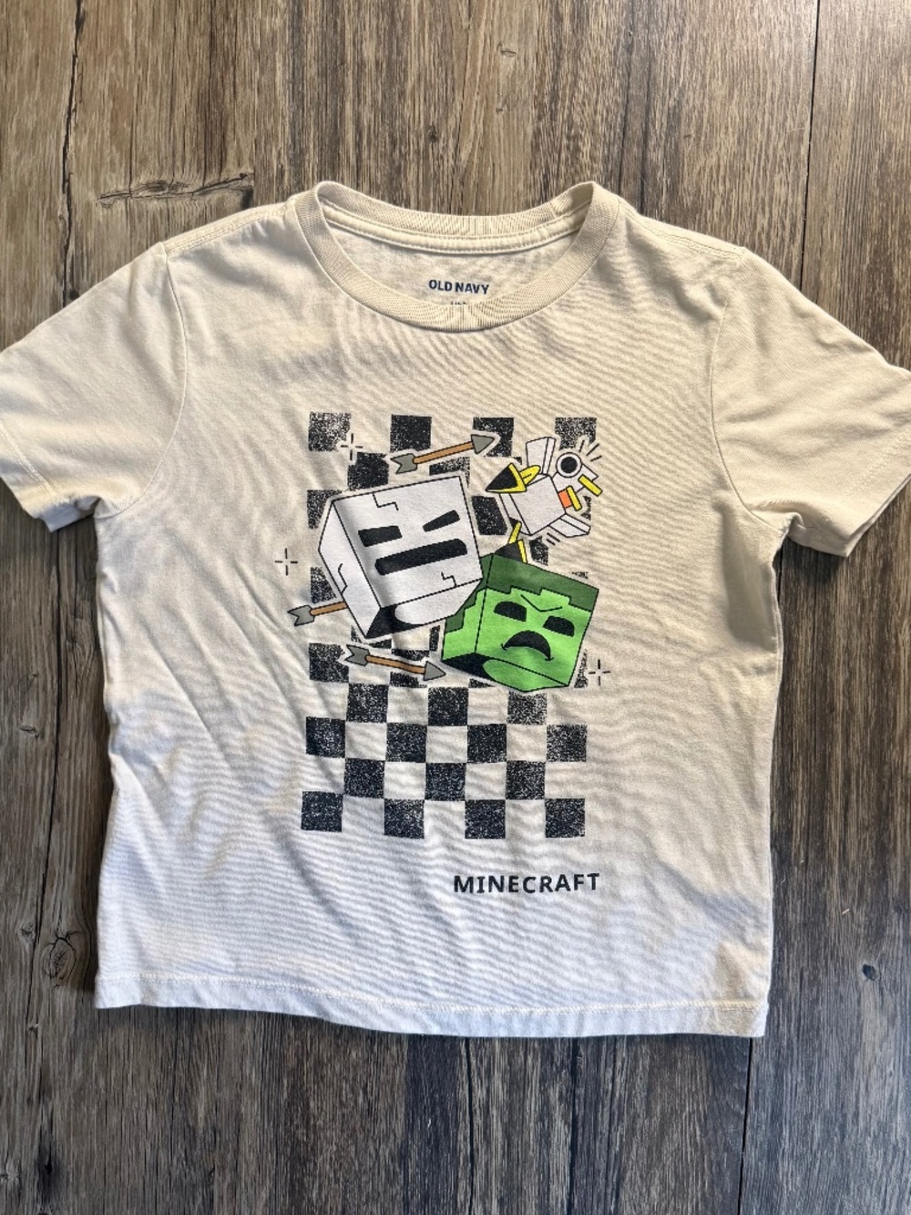 Boy’s Old Navy Minecraft graphic t-shirt beige size S 6/7
